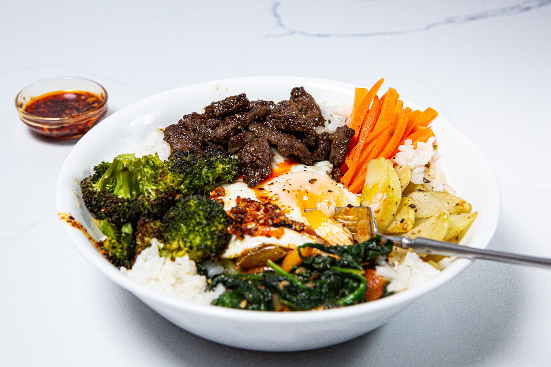 beef bulgogi bibimbap, beef bulgogi, bibimbap,