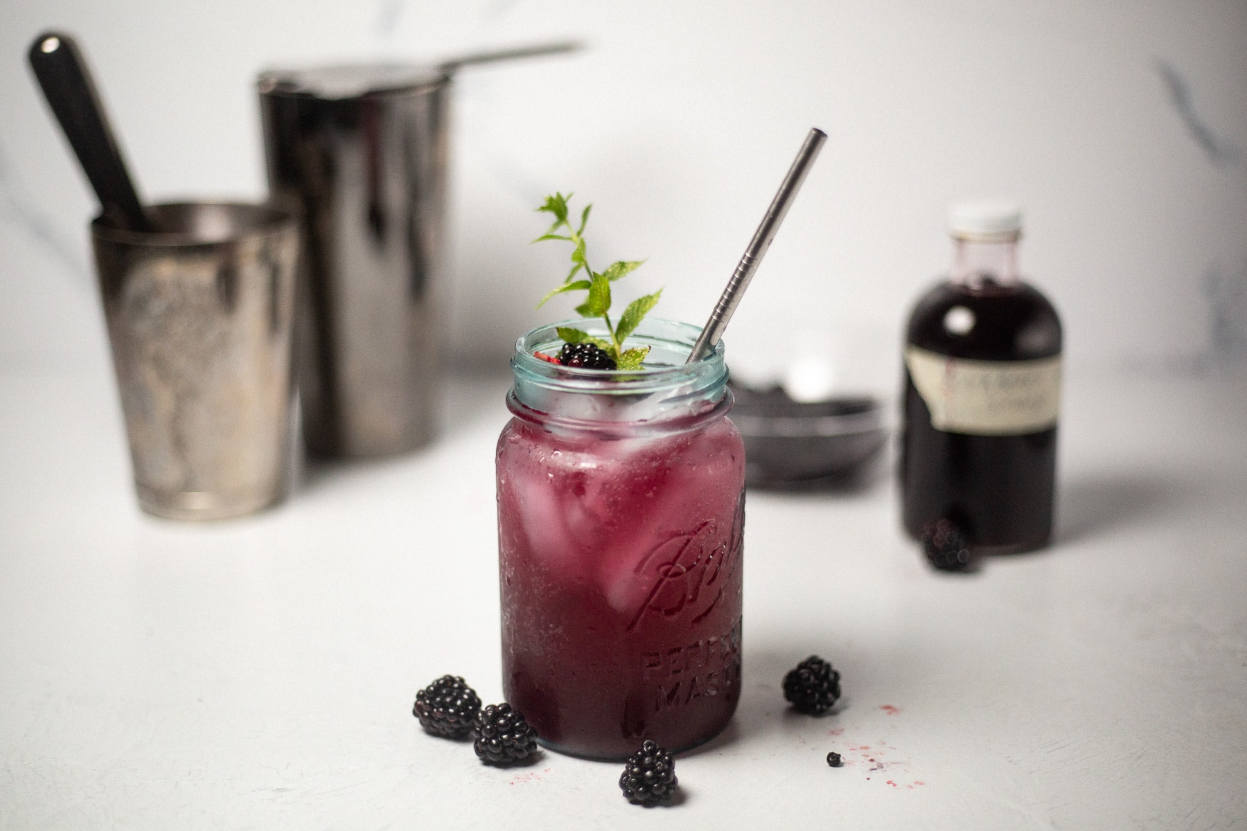 Blackberry Simple Syrup, Blackberry Infused simple syrup, recipe for blackberry simple syrup, how to make blackberry simple syrup, blackberry sweetener, wild blackberry recipes, wild blackberries,