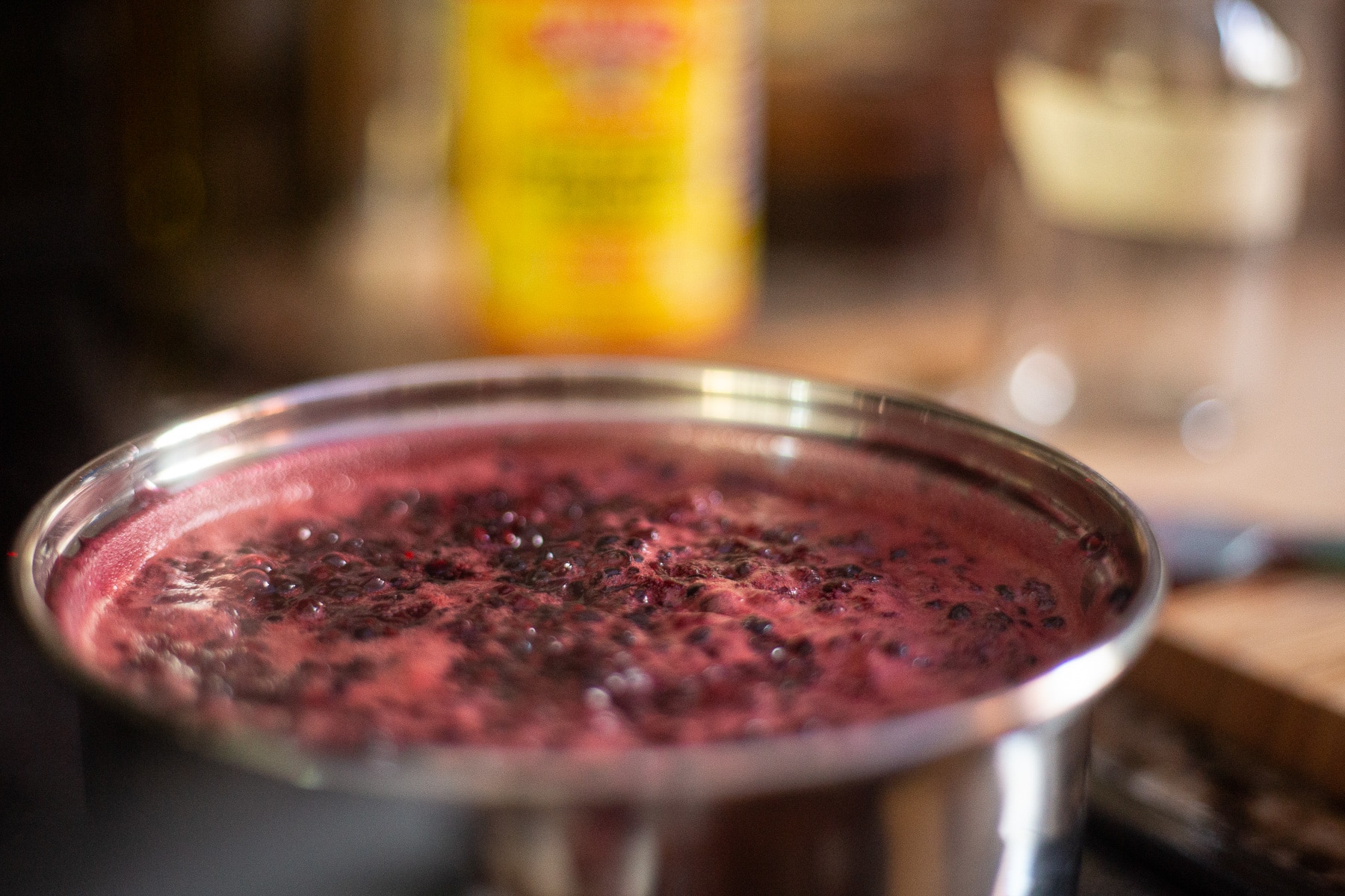 Blackberry Simple Syrup, Blackberry Infused simple syrup, recipe for blackberry simple syrup, how to make blackberry simple syrup, blackberry sweetener, wild blackberry recipes, wild blackberries,